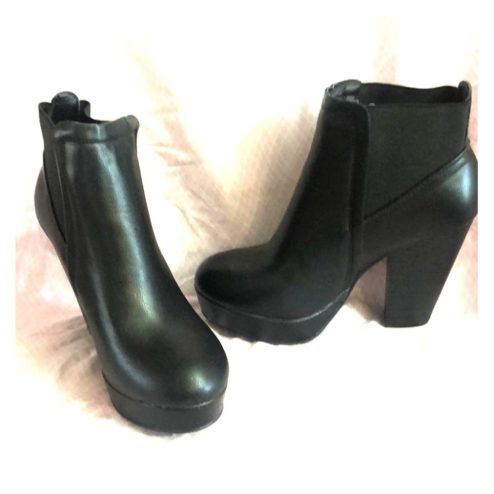 Size 6 black booties